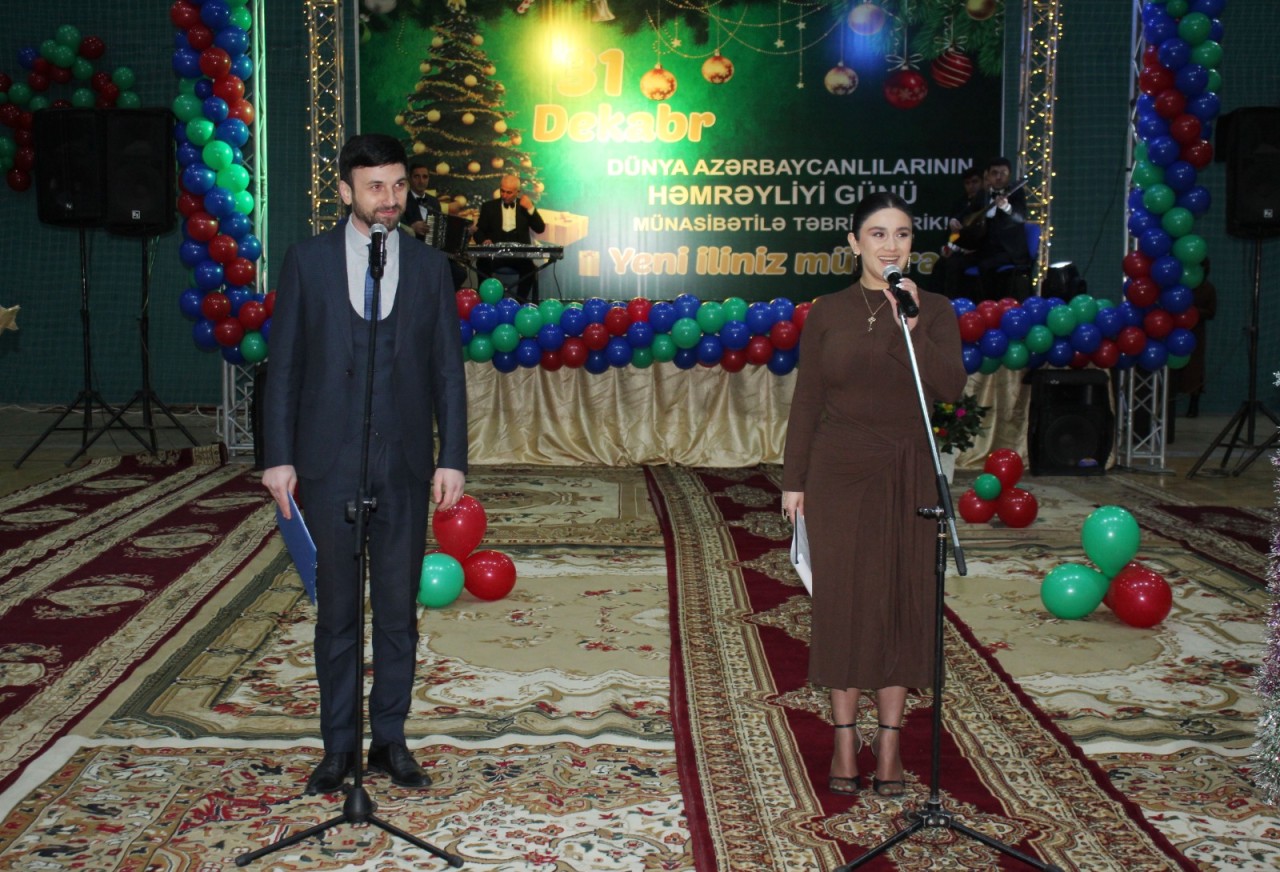 Qazaxda “Birlik və Həmrəyliklə yeni ilə doğru” adlı bayram tədbiri keçirildi - FOTOLAR